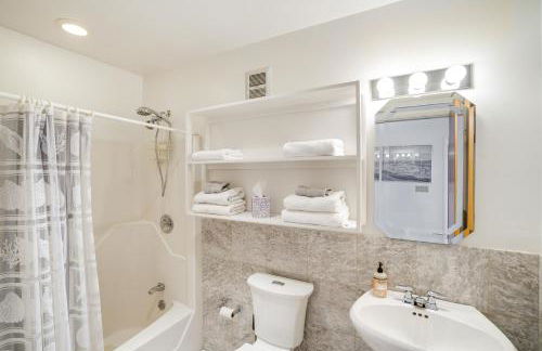 Great Barrington Lakeside Getaway with Kayak and Grill - Foto 24