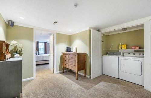 Hillside Hot Tub Hideaway! King Bed / Fire Pit - Foto 6