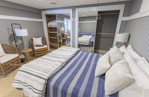 Beautiful Home 30 Feet from the Sand at Spofford Lake! - Foto 44