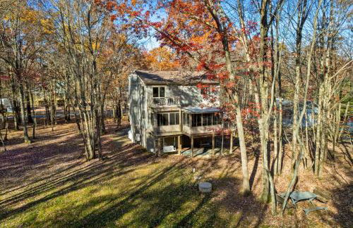 Vaulted Pines Lodge Hot Tub Game Room - Foto 35