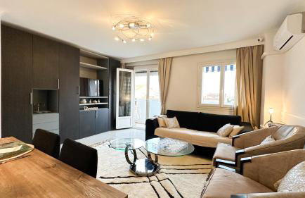 Beautiful renovated luxury apartment terrace parking - Photo 1