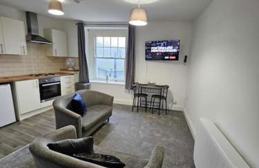 Contractor Room - Kitchen - Central Spot - Photo 1