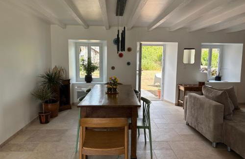 Maison de campagne, 136 M2, 4 pers, grande pièce de vie, 2 chambres, 2 salons, Cantal - Photo 7