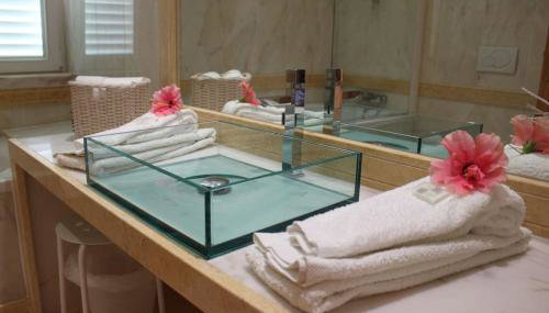 Breathtaking Villa with infinity pool over the sea - Foto 3, towels