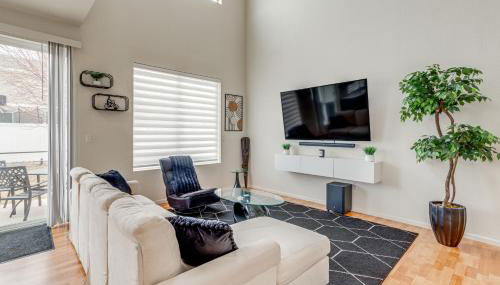 6 Mi to DIA Denver Home with Fenced Yard and Fire Pit - Foto 4