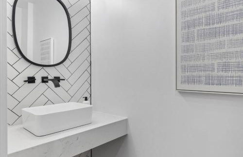 Central DC 5-BR Townhome - Walk to METRO-rail - Foto 30