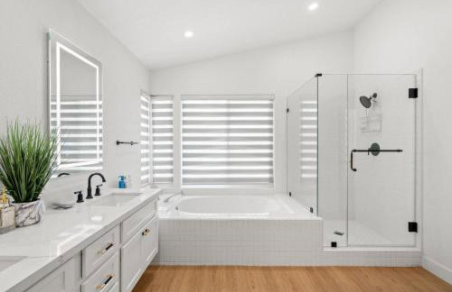 Luxe Spacious Home Near Parks Fully Equipped - Foto 69