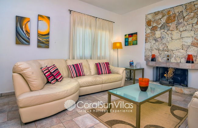 Large Pool & Garden, Billiard, Peaceful Area, Near to the Sea, Coral Bay Paphos - Foto 15