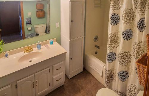 Private Dock and Game Room! Lake Hartwell Retreat - Foto 30