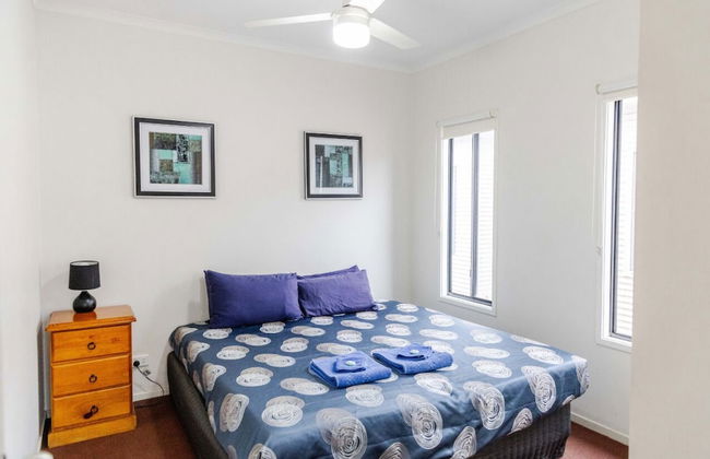 Sundowner Cabin and Tourist Park - Photo 4