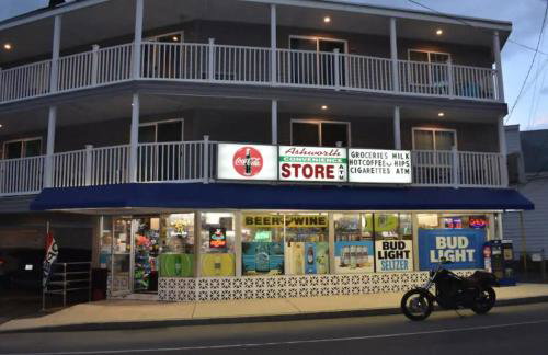 Stay Steps from Beach with Pool AC Parking - Foto 50