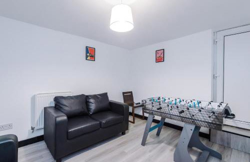 Spacious 5 bedroom house near Leeds City Centre sleeps 12 suits contractors with free parking - Foto 78