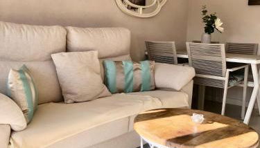 Central Marbella 2nd Line - 1 Bedroom Apartment - A Home from Home - Photo 2