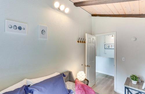 Crestline Home with Private Hot Tub Steps to Lake! - Foto 27