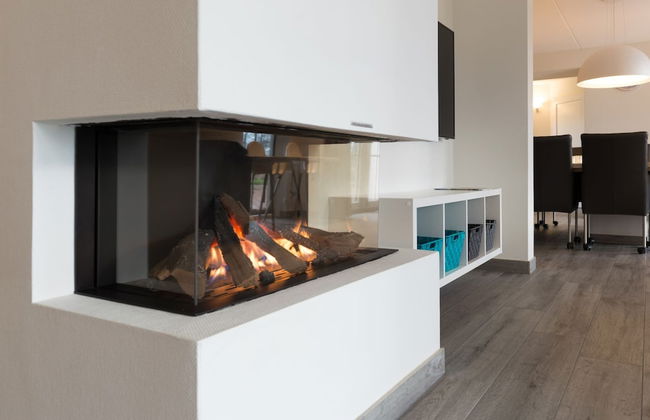 Cozy Group Stay w/ Fireplace - Foto 16