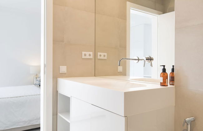 Luxurious Seaview Apartment in Estoril - Photo 30