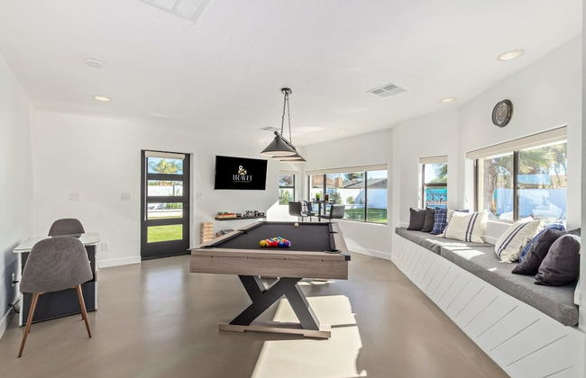 5BR Resort-style Oasis 2 Primary s Cabana Gameroom - Photo 19