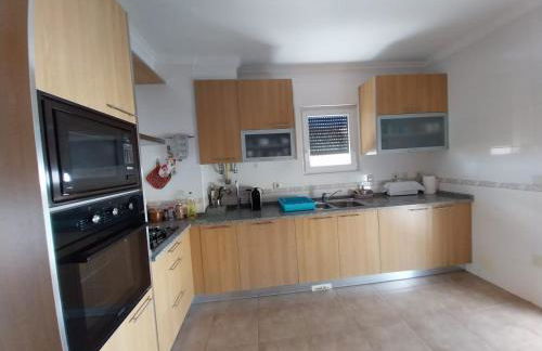 Central Triangle Lisbon-Sintra-Cascais -Apartment with Easy Access & Parking - Foto 12