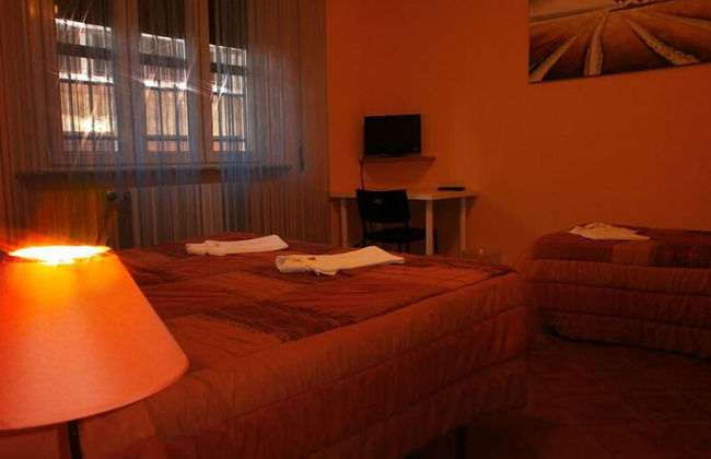 Airport Pisa Rooms - Photo 2