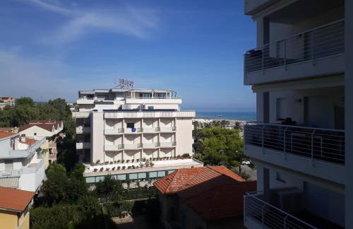 FRONTE MARE-CENTRALE-Riviera Palace-Giulianova-Apartment-affitti solo da Sabato a Sabato - Foto 12