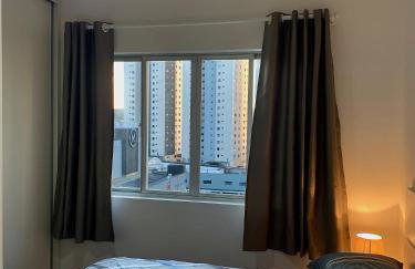 707- Apartamento Encantador, amplo e decorado, quarto, sala, cozinha, mobiliario moderno, cozinha completa com utensílios , Excelente vista da cidade e localização privelegiada no bairro Bigorrilho - Photo 7