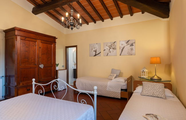 Renovated Farmhouse Near Florence - Photo 13