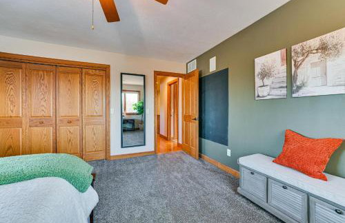 7,000 Sq Ft! Private Rapid City Estate with Pool - Foto 36