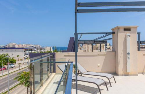 2BD Coastal Gem with Pool & Terrace - Torre de la Horadada - Foto 32