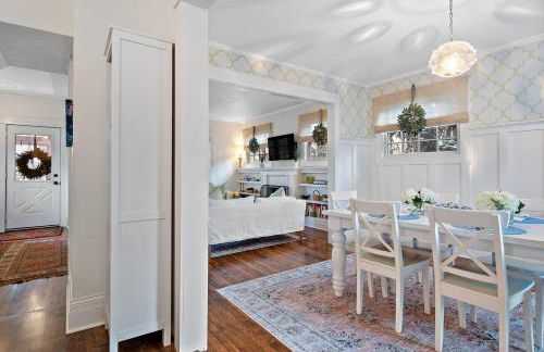 "Broadway Hideaway" by Roxy Rentals - Foto 2