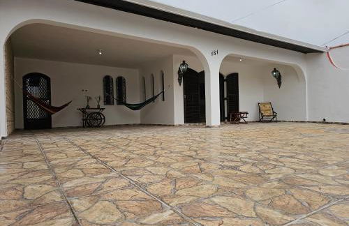Casa Maravilhosa, Pé na Areia com Piscina, Área Gourmet com Churrasqueira em Deck Coberto Frente a Piscina, Mesa de Bilhar, 4 Quartos Confortáveis, Sendo 2 Suítes, Cozinha Americana e Sala de Jantar, Ampla Garagem para 6 Carros - Mercado na rua da Casa - Photo 41