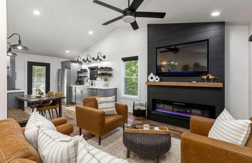 Stunning Modern Cabin with Hot-tub in Makanda, illinois - Photo 2