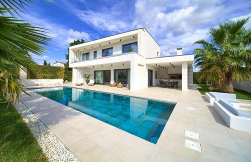 Villa LUMINOSA with outdoor and indoor pool and sauna - Foto 7