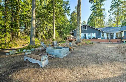 Mid-Century Cabin with Deck and Puget Sound Vistas! - Foto 26