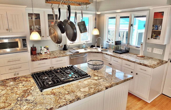 Beach City Craftsman - Walk to Beach - Foto 15