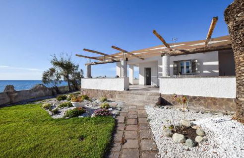 3 Bedroom Lovely Home In Gizzeria Lido - Photo 9