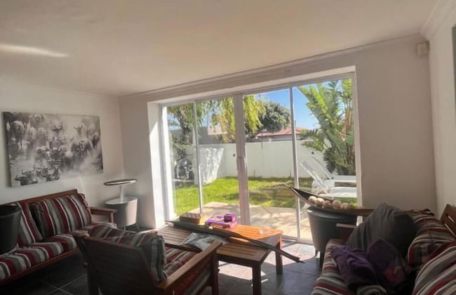 Cozy Camps Bay House With Mountain and sea View - Foto 7