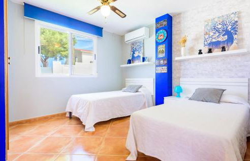 Beautiful Home In Oropesa Del Mar - Photo 16