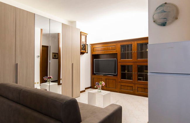 Pisani 4 in Monza With 1 Bathrooms - Foto 1