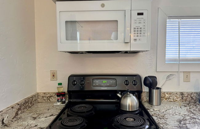 Fully-furnished Studio With Rustic Design 36B - Photo 8