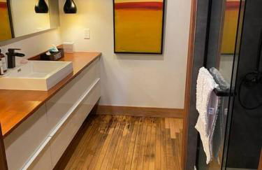 Lumberjack Inn with rooftop - Foto 13