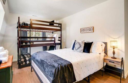 Pine Den Cabin: Arcade+Fire Pit+BBQ - Foto 28