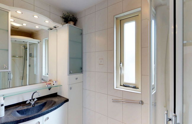 Spacious House in Netherlands for 8 Guests - Photo 8