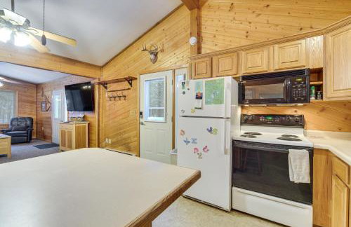 Woodland Cabin with Fishing, ATV and Snowmobile Trails - Foto 12