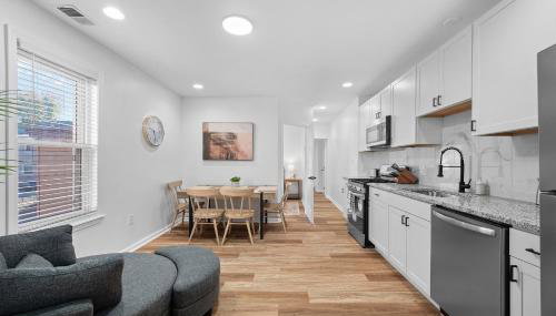 Central Lawrenceville 2 Spacious and Stylish Two Bedroom Apartment with Free Street Parking - Foto 1