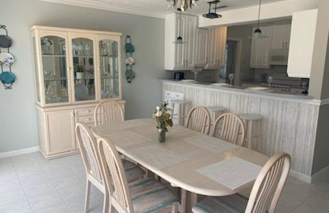 Just a short walk to the beach - Foto 9