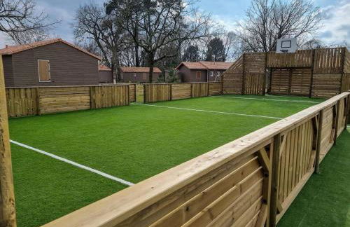 Chalet 18 tout confort pour un séjour dans domaine avec Piscine et en bordure Lac avec plage artificielle - Foto 17