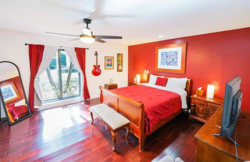 Upgraded Lux Retreat in Coconut Creek with Pool and Hot Tub - Foto 1