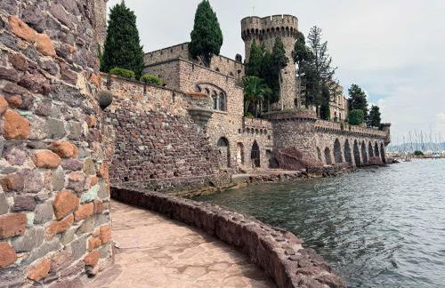 Luxury Family 2BR - Prime Location, Walk to Beach & Shopping, Sunny Balcony - By Totolulu Cannes Hoche - Foto 43