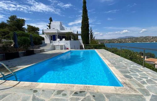 RETREAT VILLA BY THE SEA WITH POOL IN PORTO HELI - Foto 1