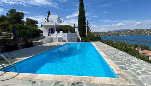RETREAT VILLA BY THE SEA WITH POOL IN PORTO HELI - Foto 1